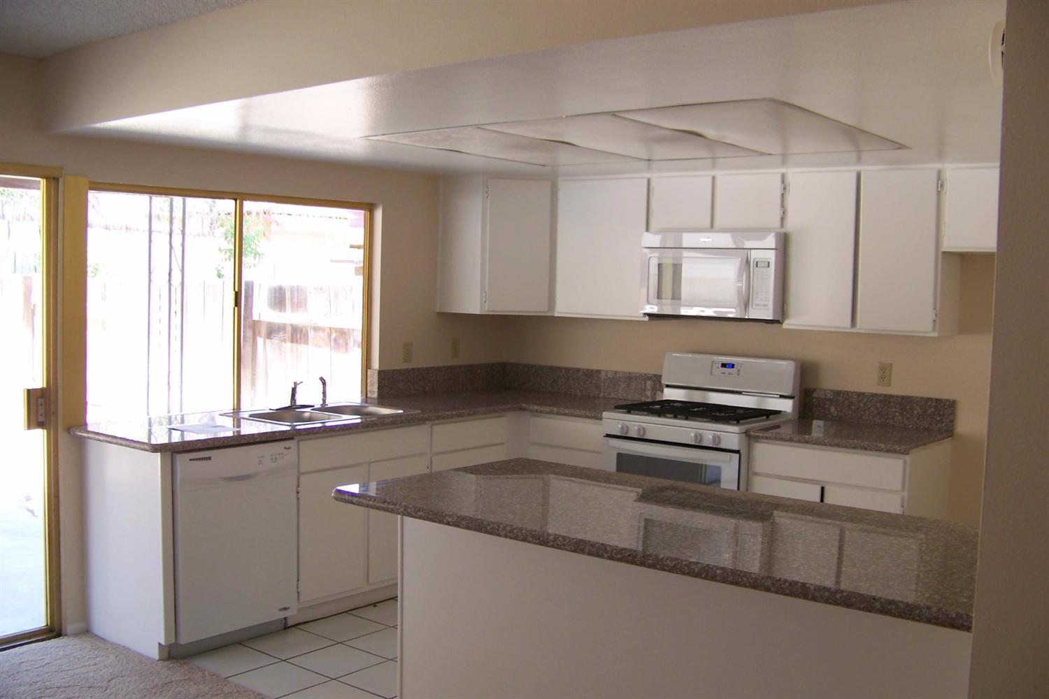 2036 Princeton Dr, Barstow, CA 92311 photo 10