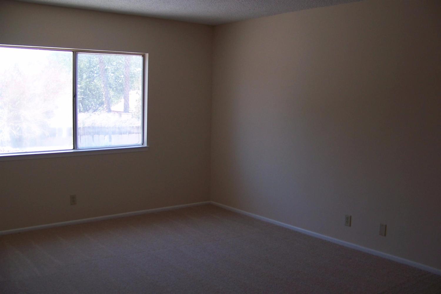 2036 Princeton Dr, Barstow, CA 92311 photo 20