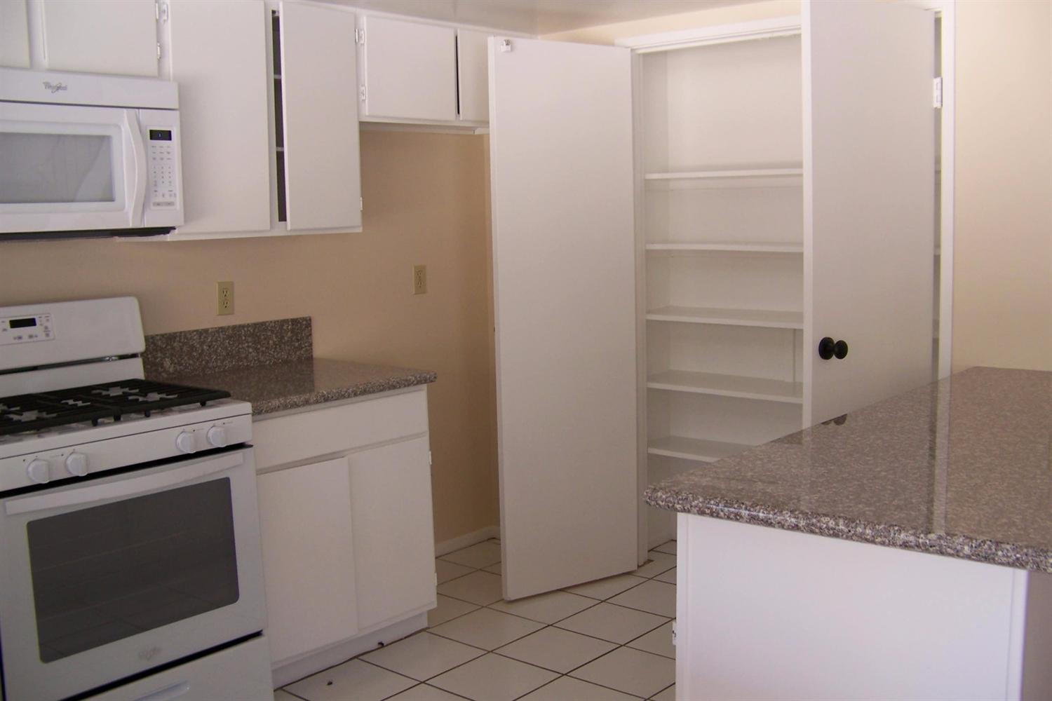 2036 Princeton Dr, Barstow, CA 92311 photo 15
