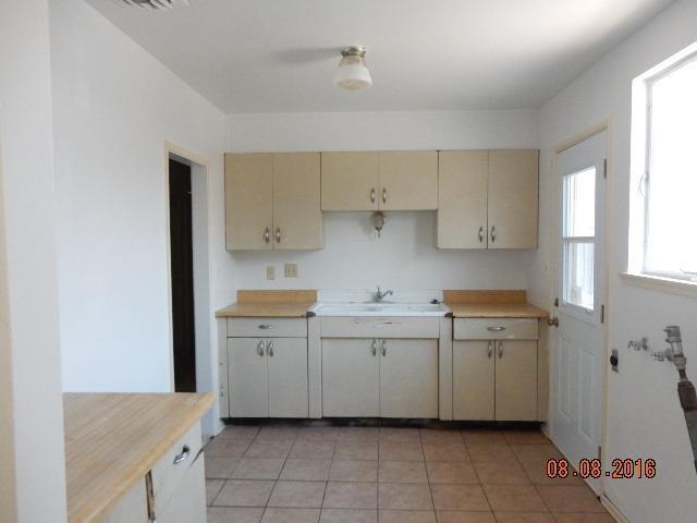 711 S Muriel Dr, Barstow, CA 92311 photo 4