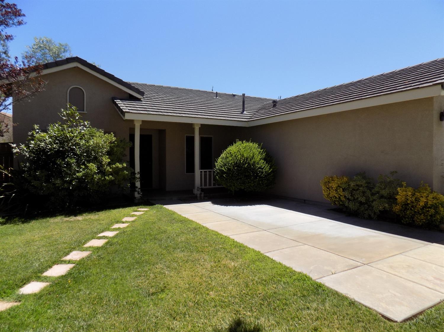 14335 Duke Ct, Adelanto, CA 92301 photo 2