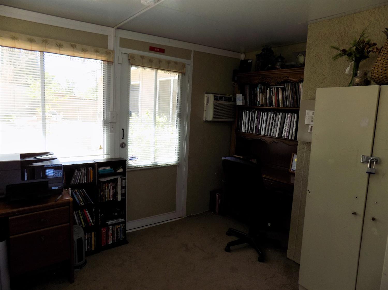 14335 Duke Ct, Adelanto, CA 92301 photo 12