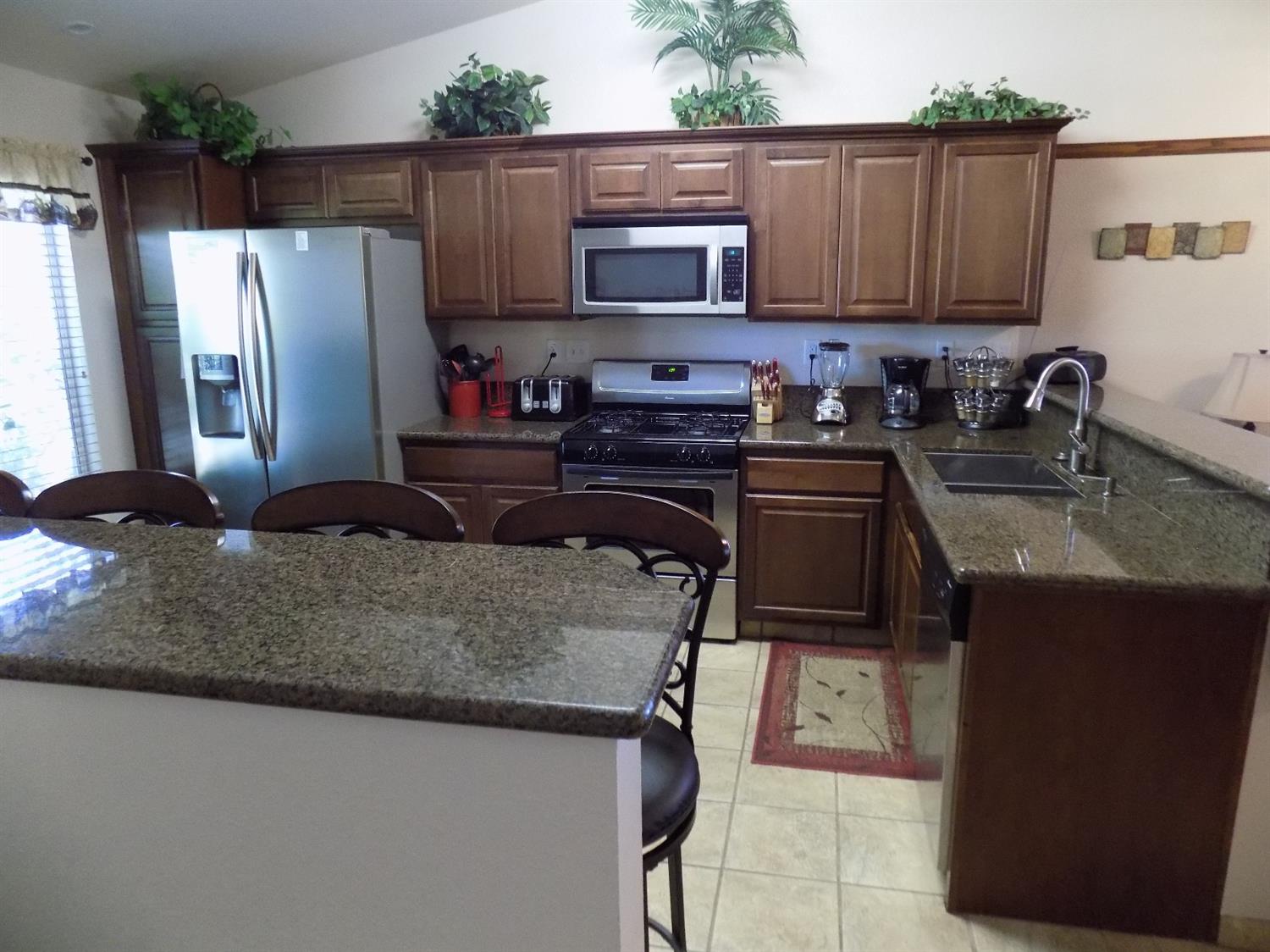 14335 Duke Ct, Adelanto, CA 92301 photo 3