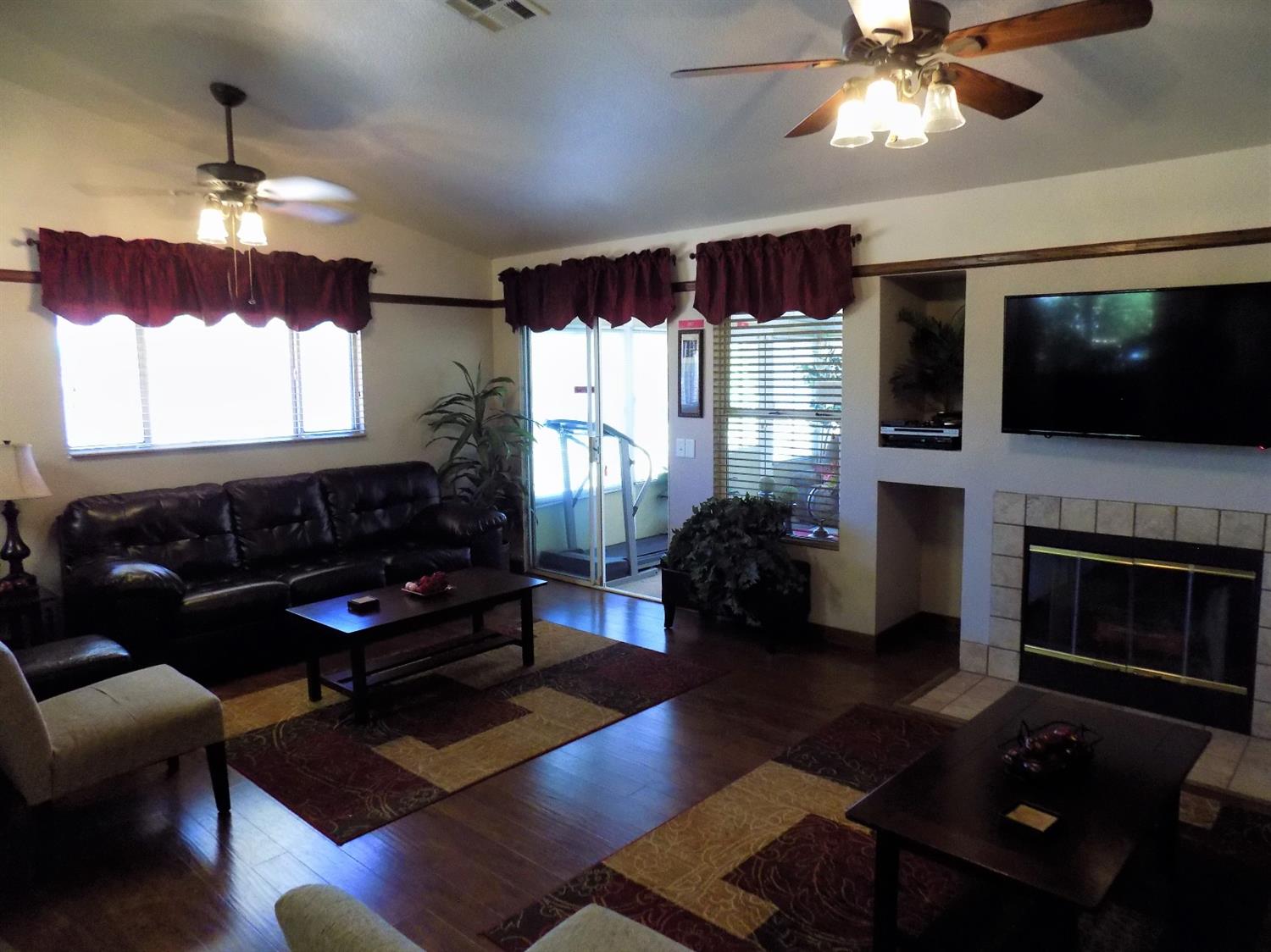 14335 Duke Ct, Adelanto, CA 92301 photo 6