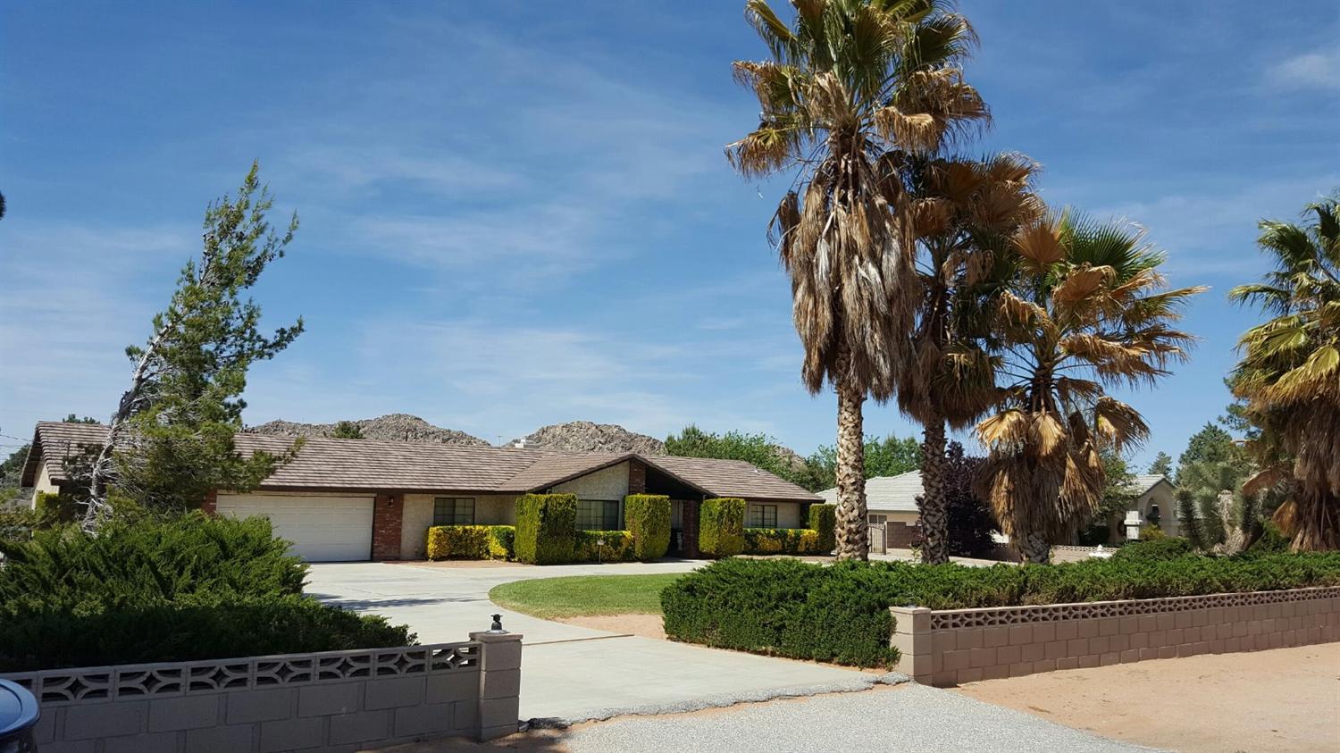 14286 Erie Rd, Apple Valley, CA 92307 photo 2