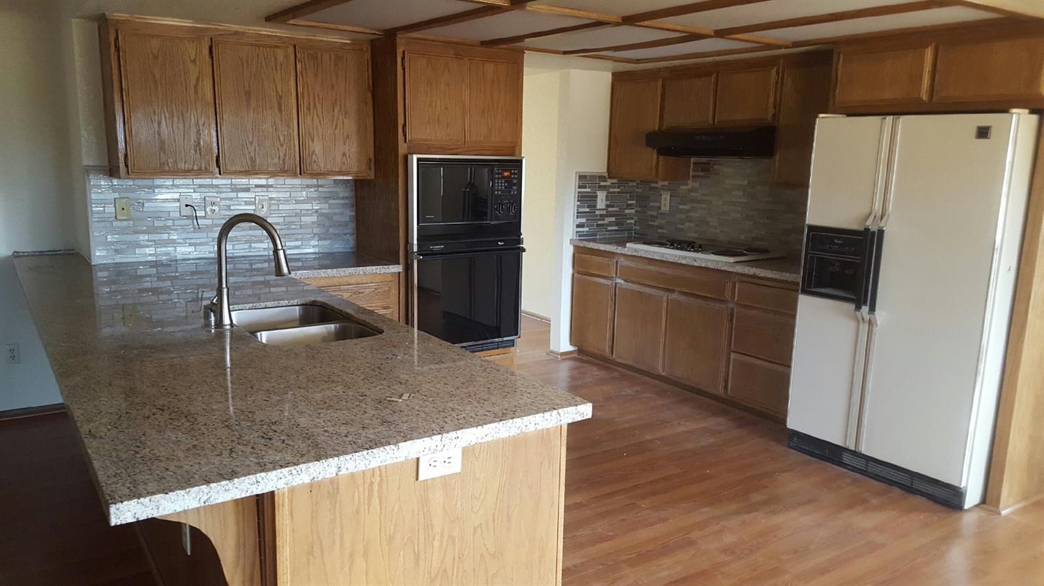 14286 Erie Rd, Apple Valley, CA 92307 photo 13