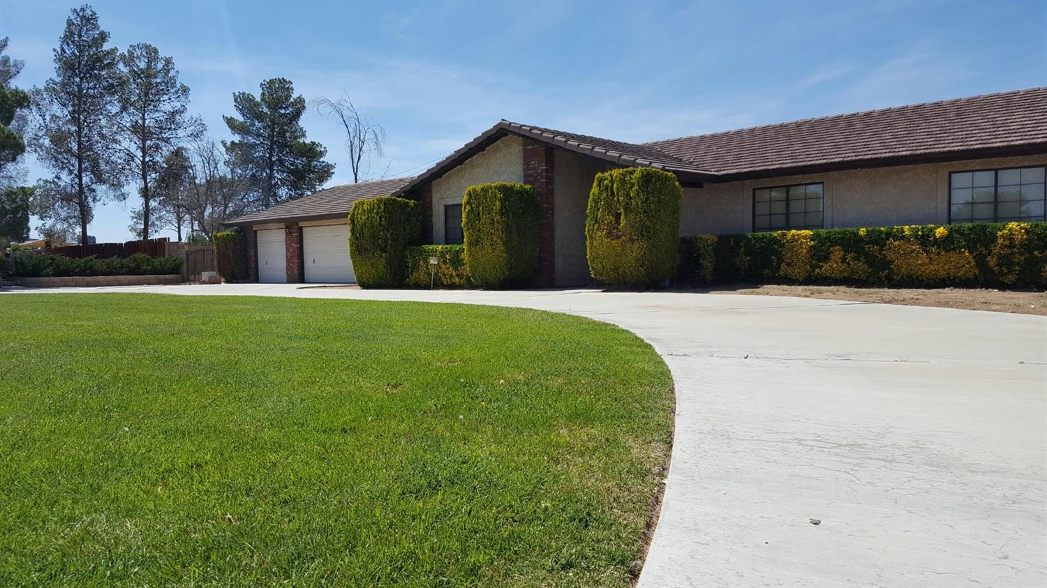 14286 Erie Rd, Apple Valley, CA 92307 photo 3