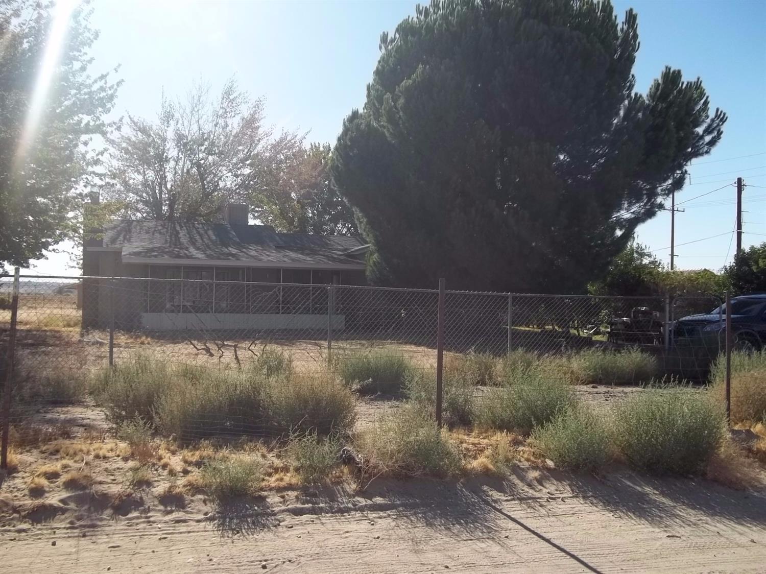 19661 Locust Ln, Apple Valley, CA 92308 photo 4