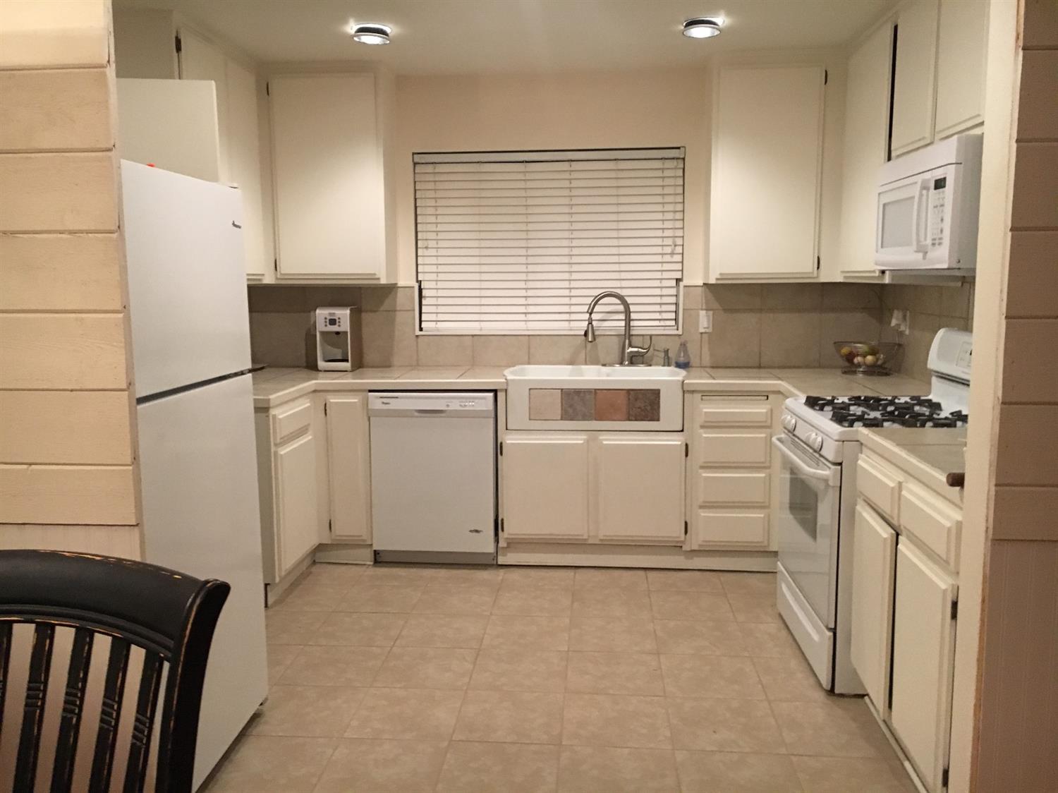 15167 Kimball St, Hesperia, CA 92345 photo 3