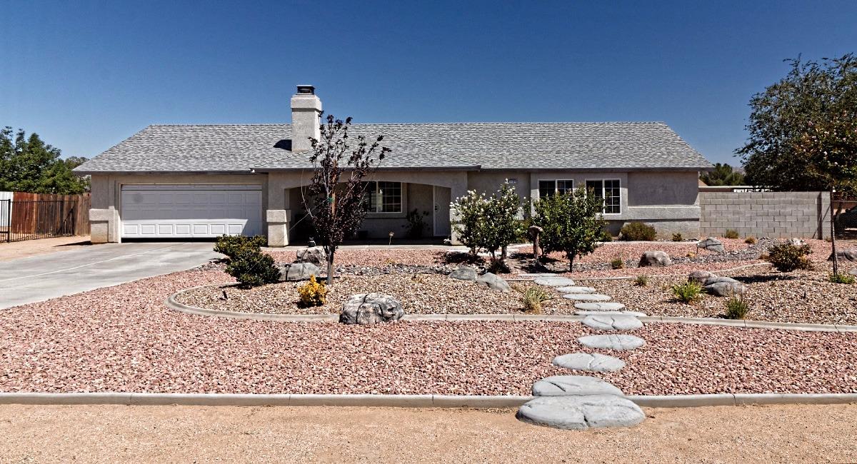 22322 Minnetonka Rd, Apple Valley, CA 92308 photo 2