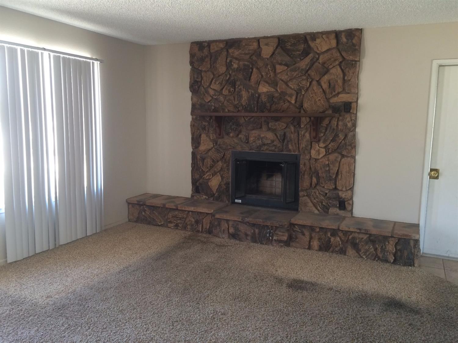 10739 9th Ave, Hesperia, CA 92345 photo 2