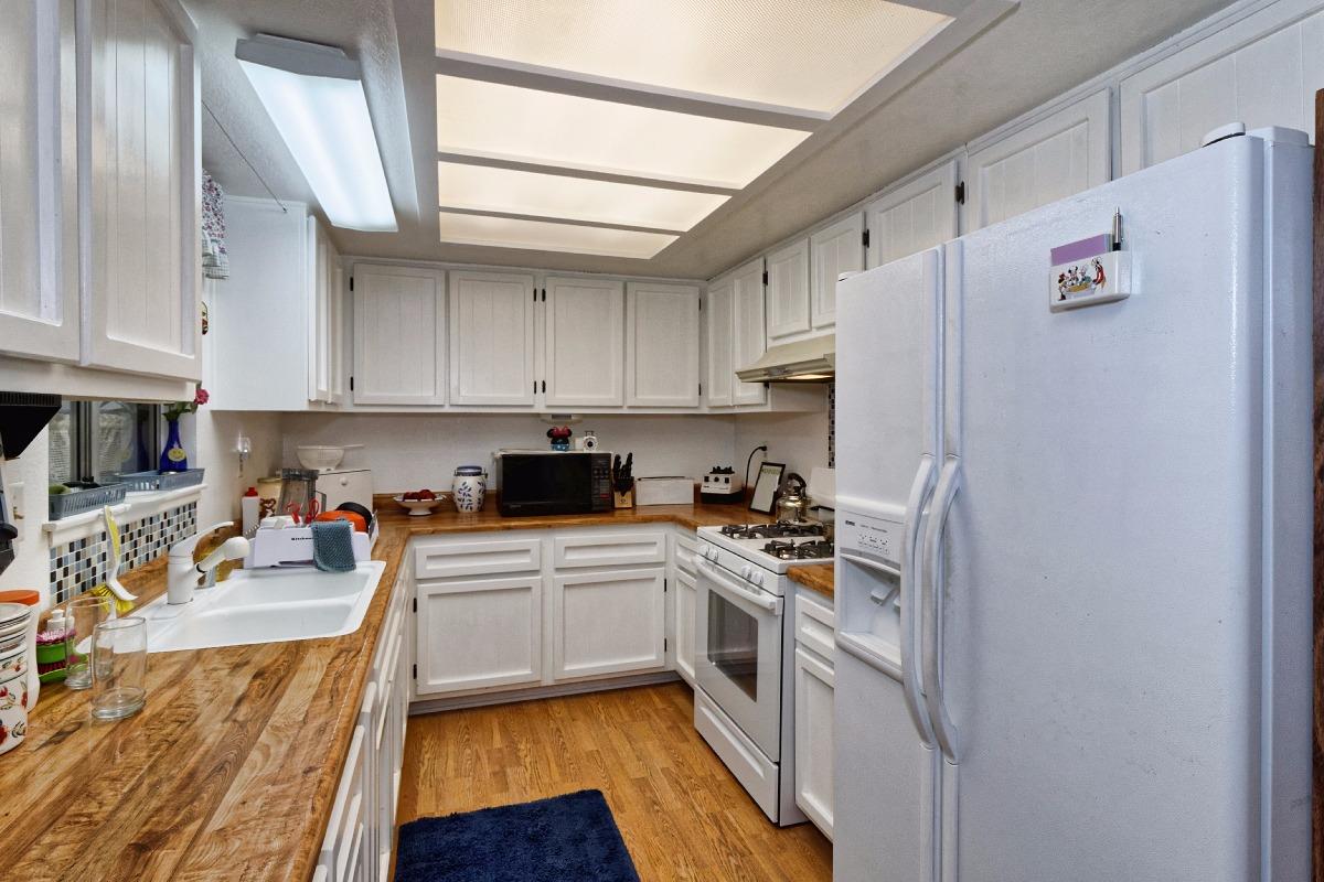 21088 Caribou Rd, Apple Valley, CA 92308 photo 4