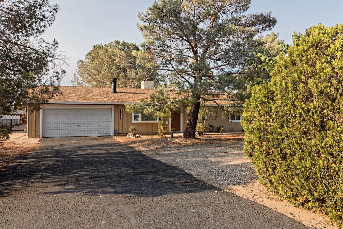 21088 Caribou Rd, Apple Valley, CA 92308 photo 1