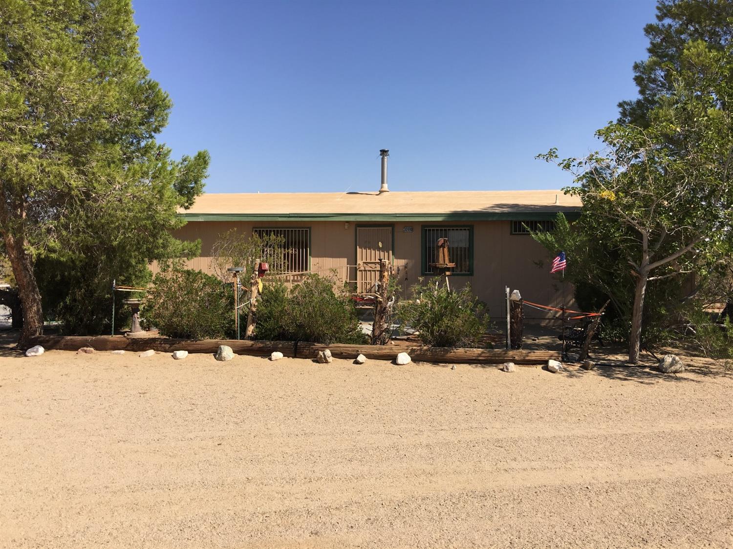 30990 Pawnee St, Lucerne Valley, CA 92356 photo 1