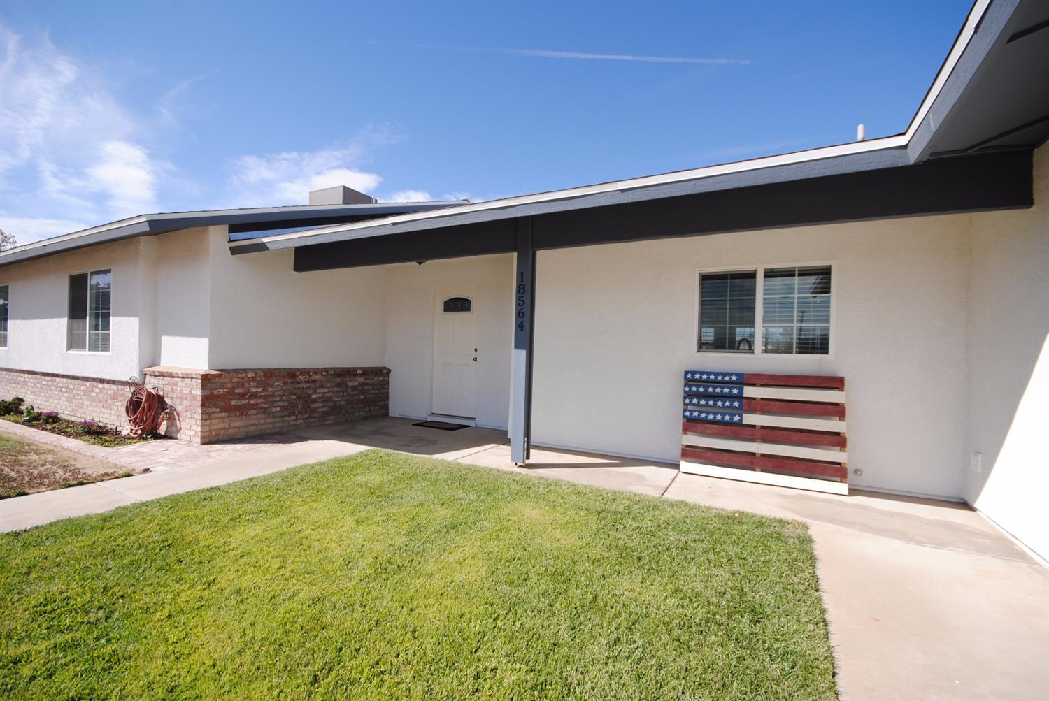 18564 Lemon St, Hesperia, CA 92345 photo 3