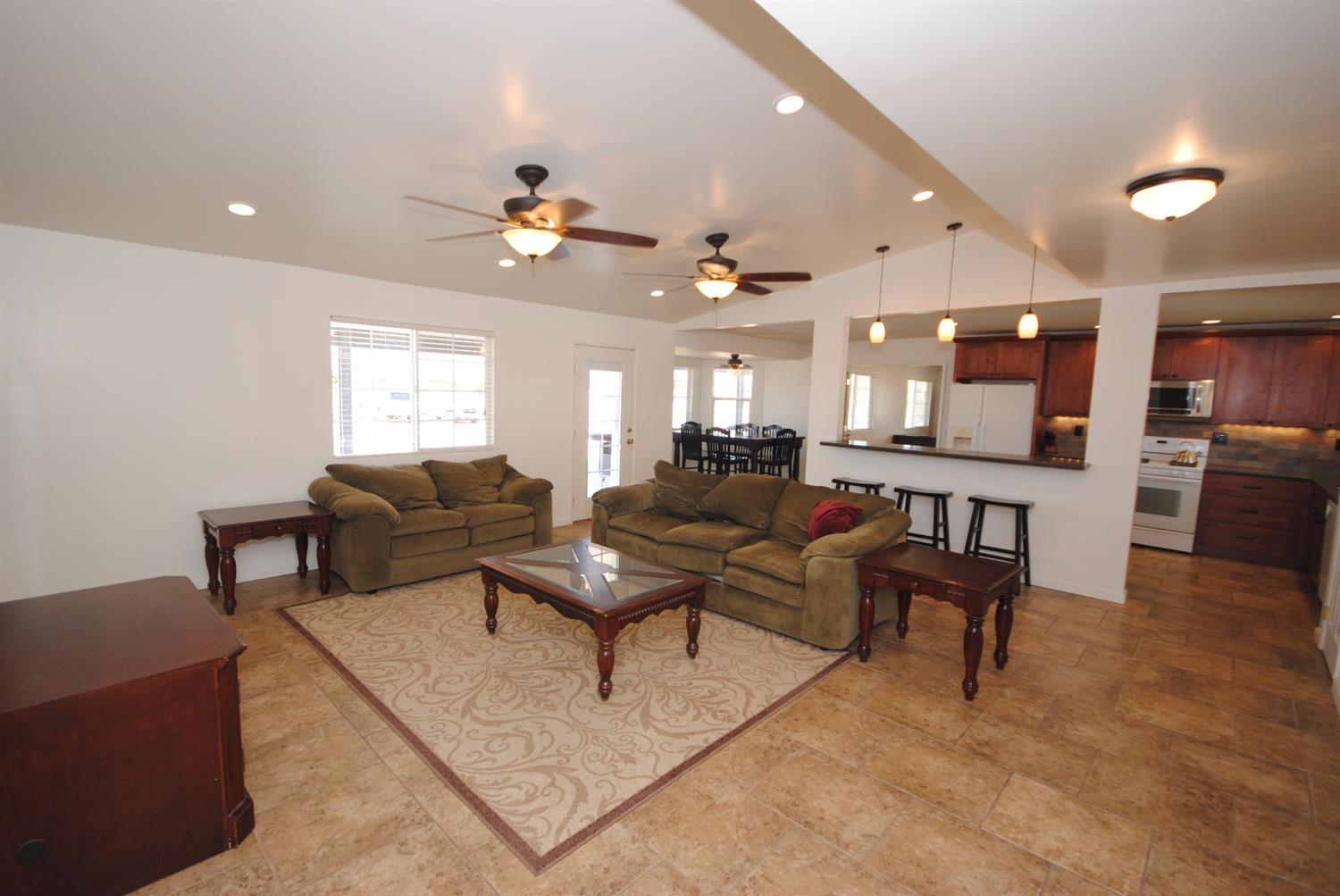 18564 Lemon St, Hesperia, CA 92345 photo 7