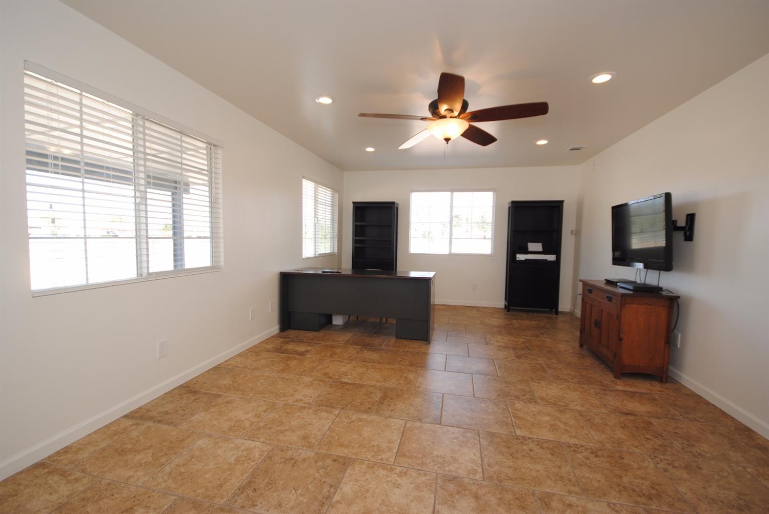18564 Lemon St, Hesperia, CA 92345 photo 21