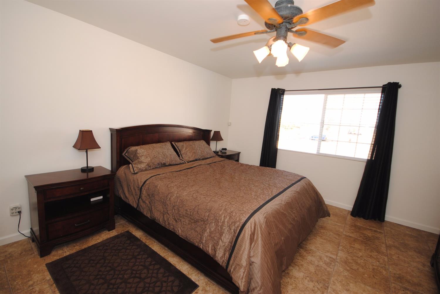 18564 Lemon St, Hesperia, CA 92345 photo 23