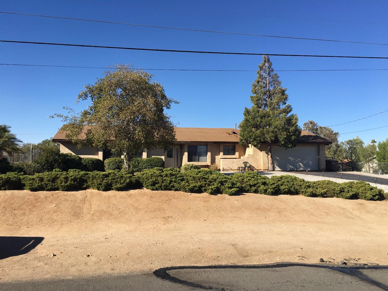 16890 Palm St, Hesperia, CA 92345 photo 1