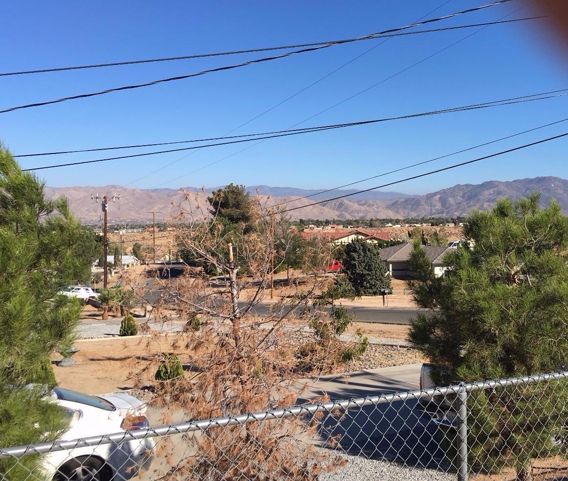 16890 Palm St, Hesperia, CA 92345 photo 2