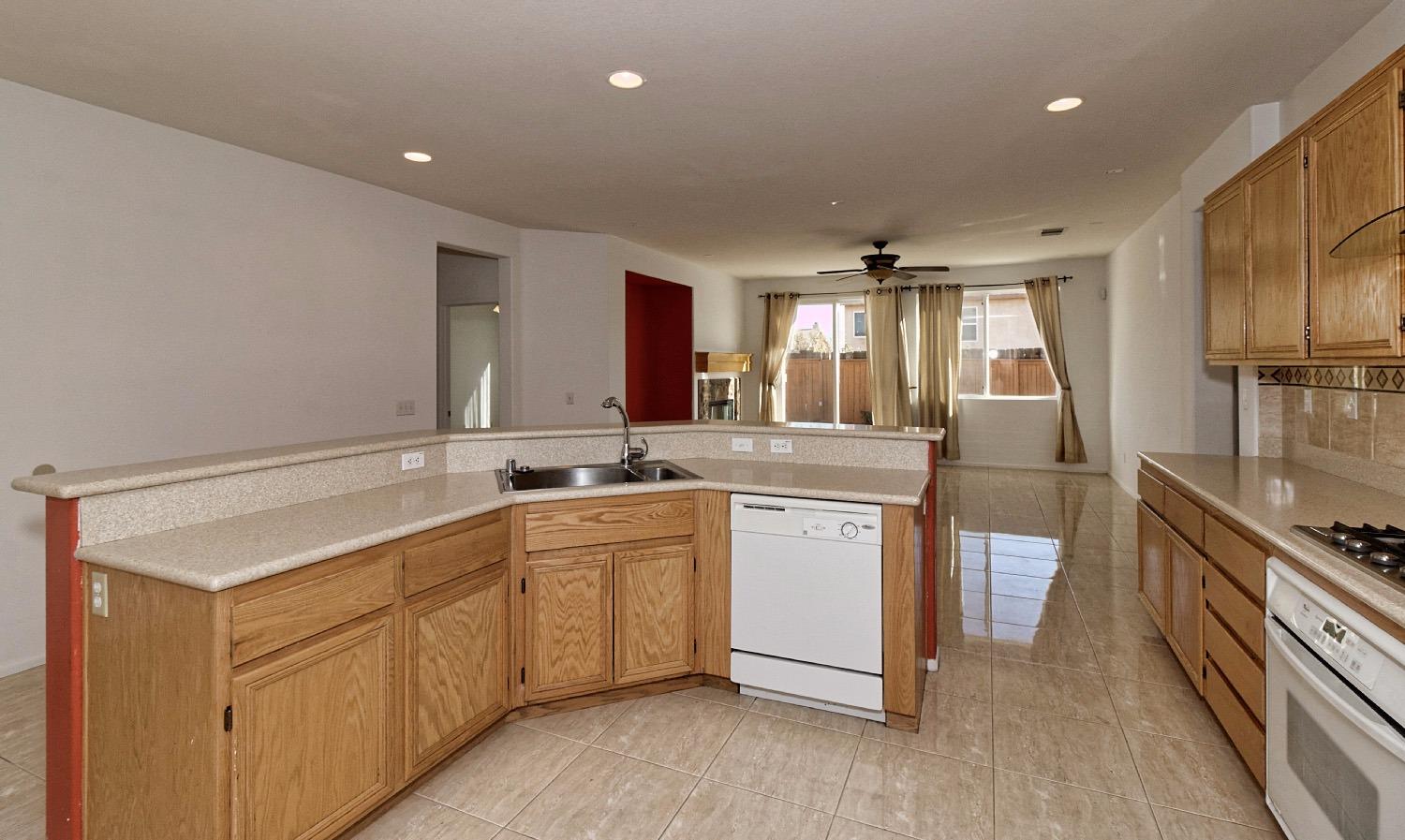 8719 San Jacinto Ave, Hesperia, CA 92344 photo 21