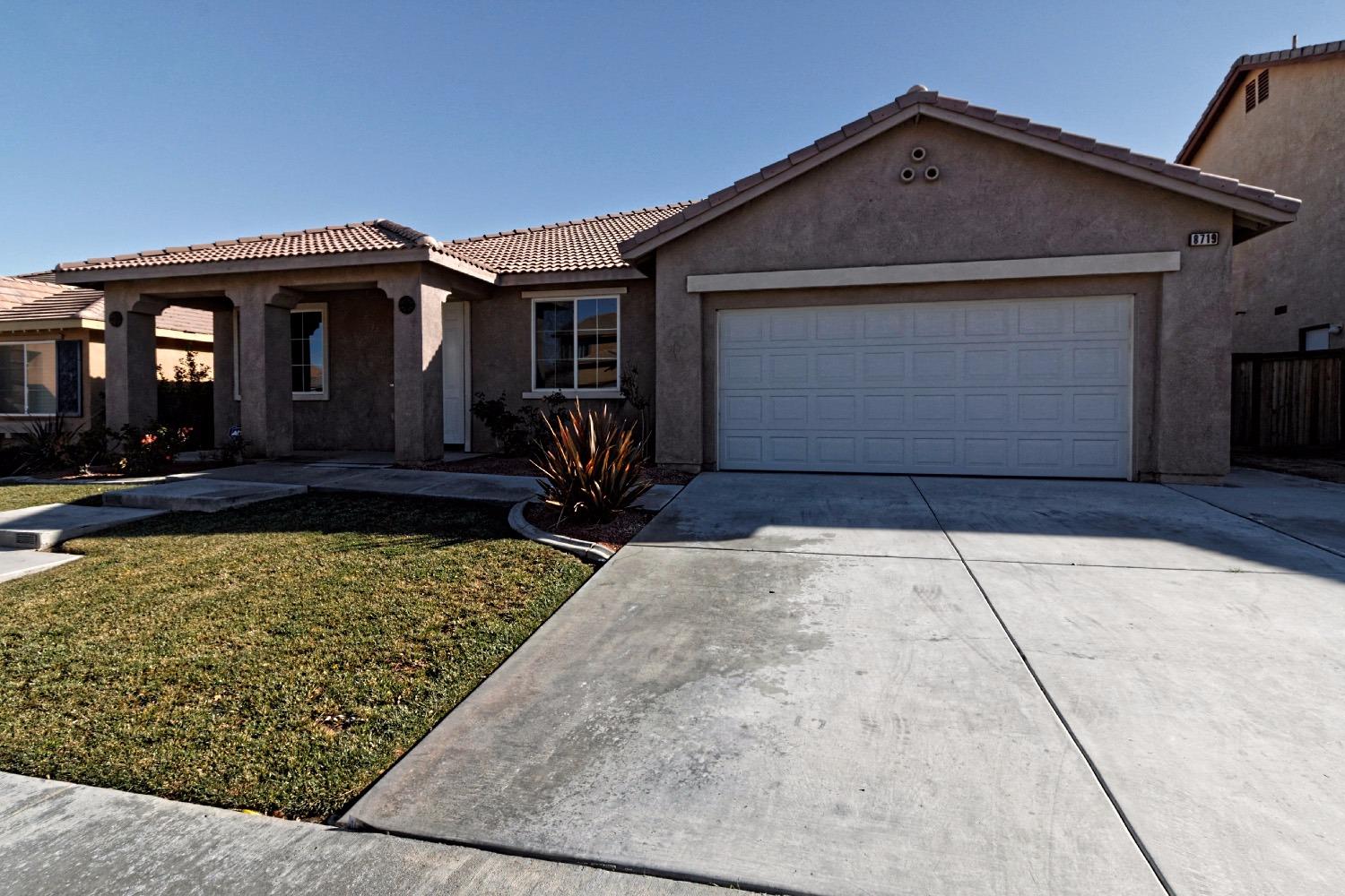 8719 San Jacinto Ave, Hesperia, CA 92344 photo 1