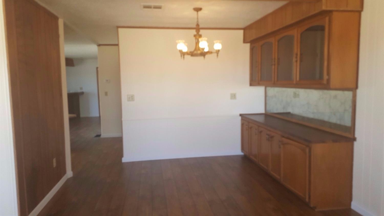 3925 Sierra Rd, Phelan, CA 92371 photo 5