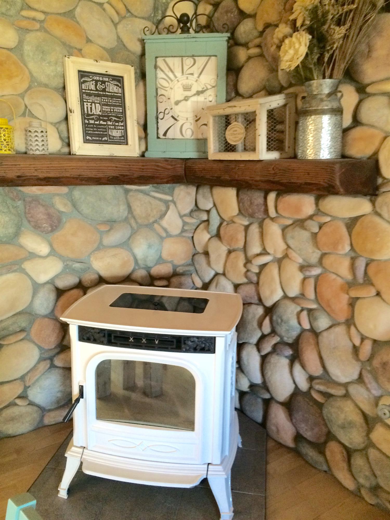 Undisclosed, Phelan, CA 92371 photo 18