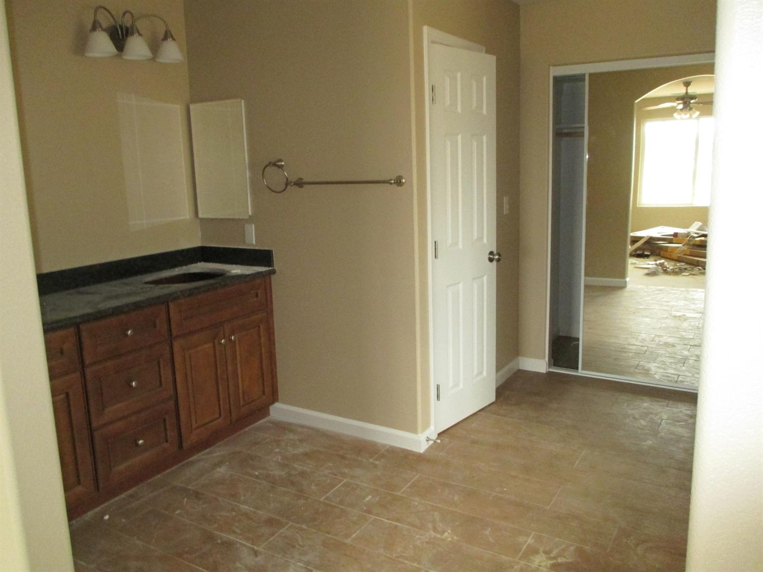 11118 Third Ave, Hesperia, CA 92345 photo 24