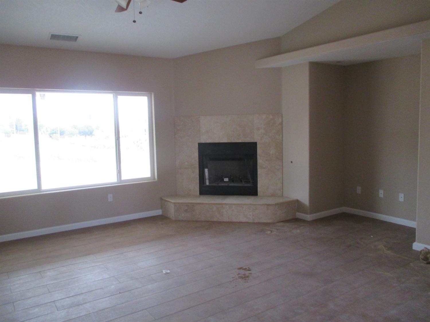 11118 Third Ave, Hesperia, CA 92345 photo 21
