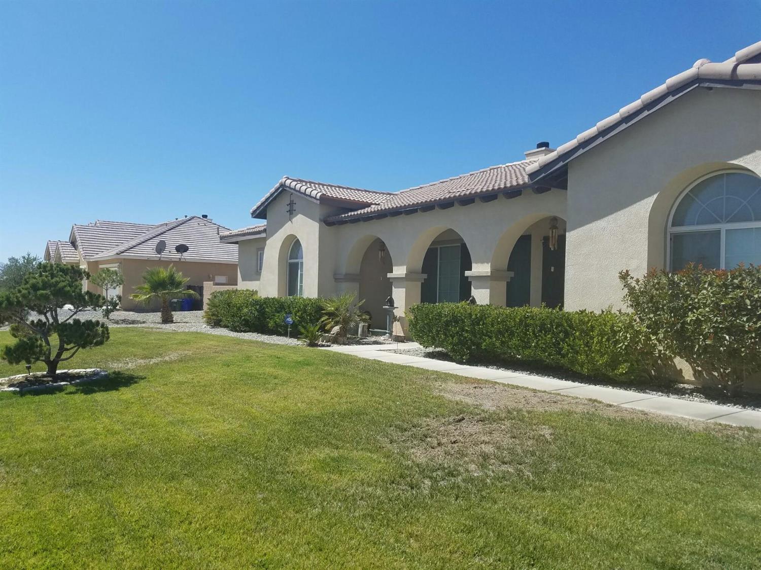 12324 Braeburn Rd, Apple Valley, CA 92308 photo 2