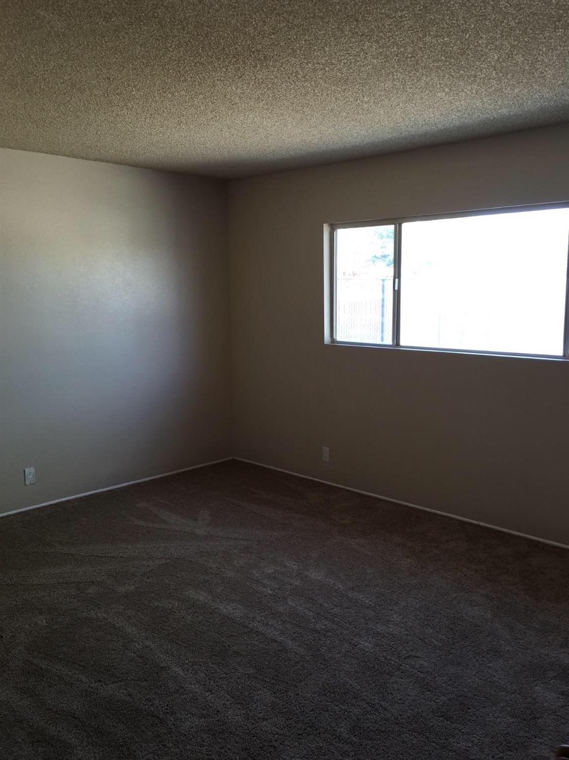 16278 Willow St, Hesperia, CA 92345 photo 9