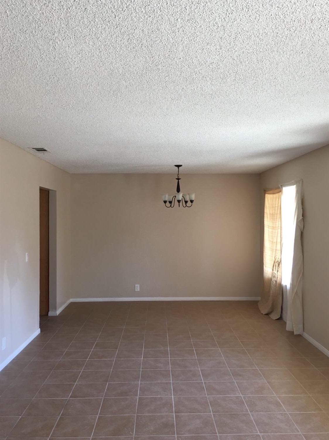 16278 Willow St, Hesperia, CA 92345 photo 4