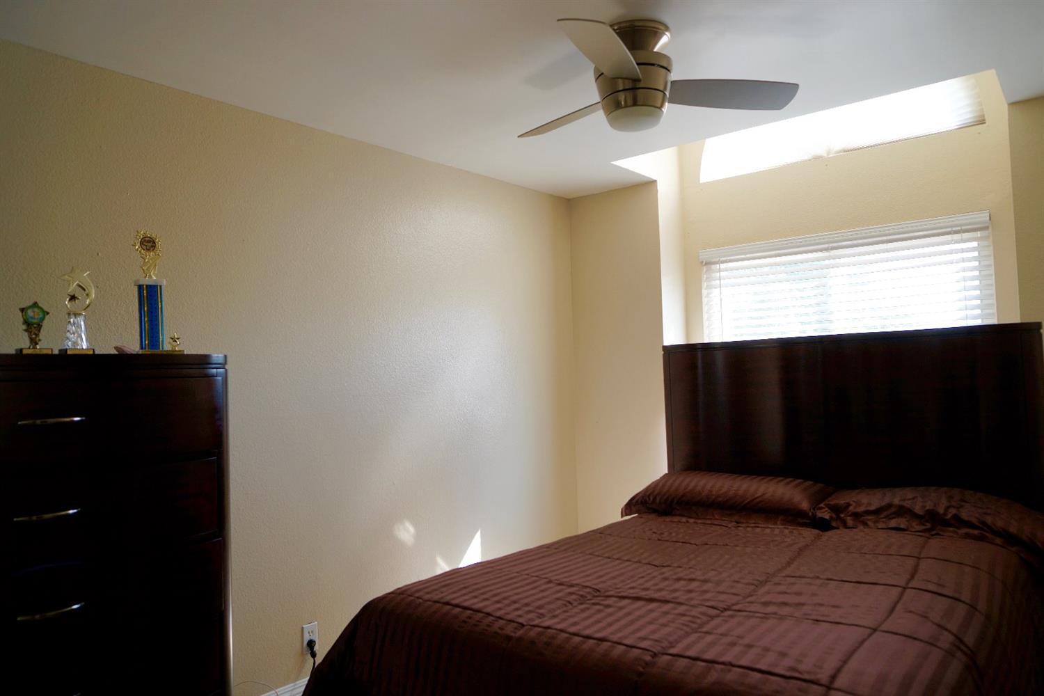 Undisclosed, Rialto, CA 92376 photo 23