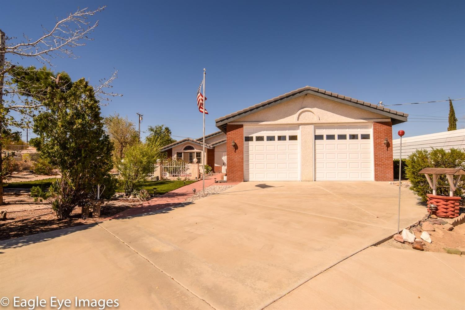 15610 Myalon Rd, Apple Valley, CA 92307 photo 1