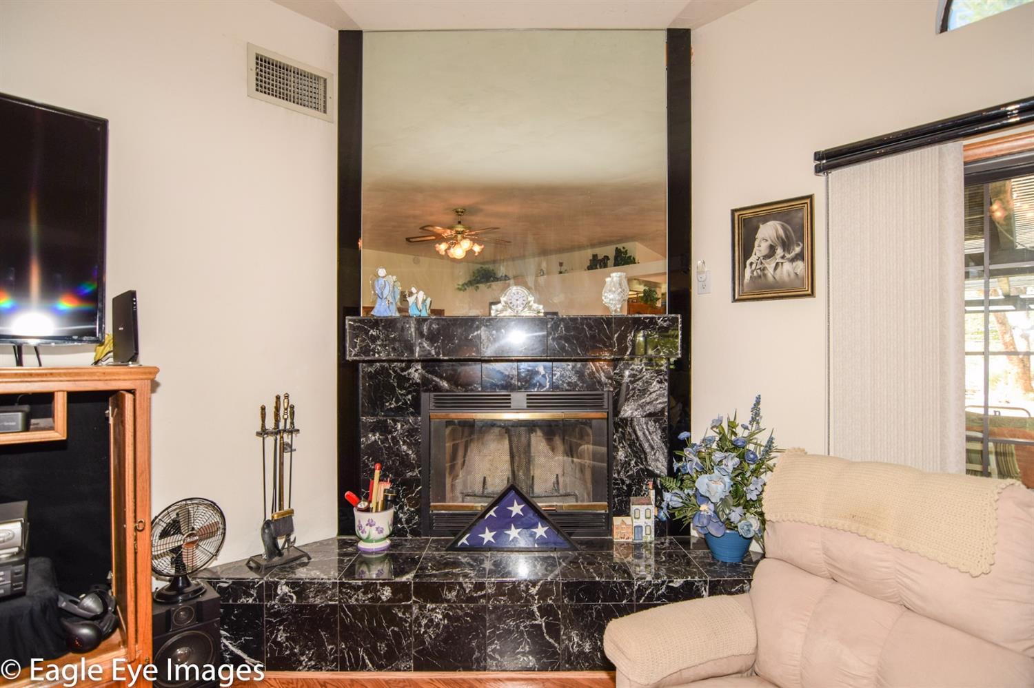 15610 Myalon Rd, Apple Valley, CA 92307 photo 9