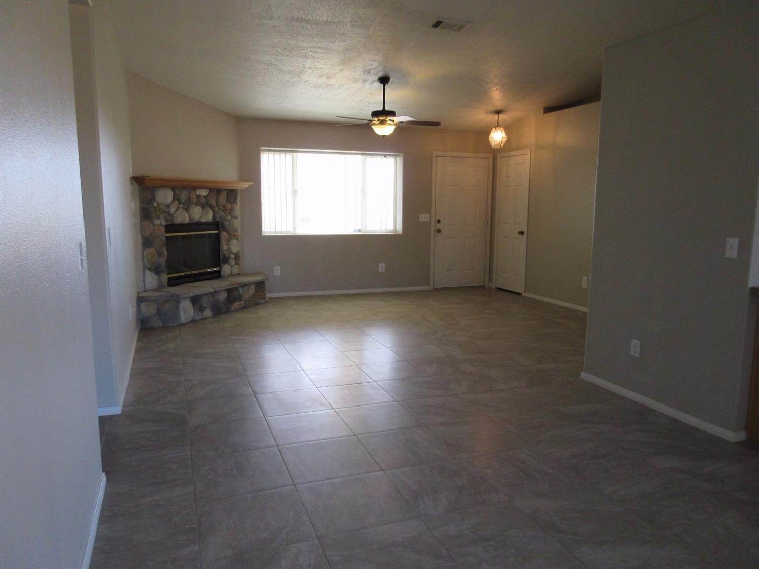 22016 Tussing Ranch Rd, Apple Valley, CA 92308 photo 4