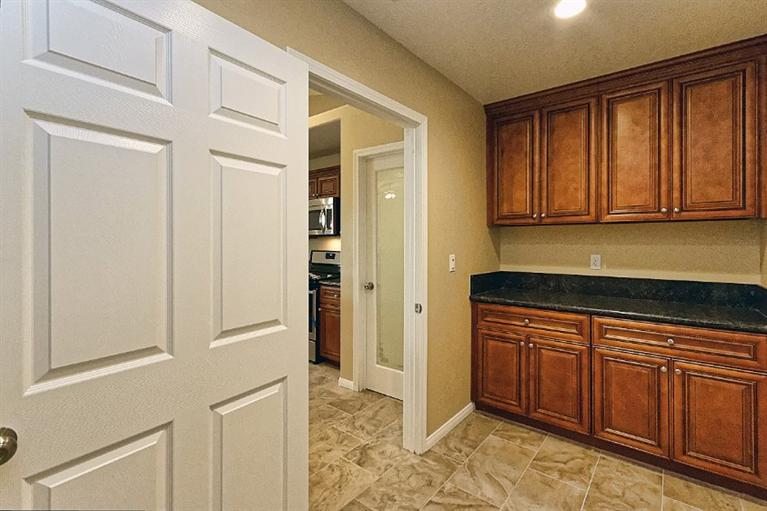 18075 Dunkirk St, Hesperia, CA 92345 photo 17