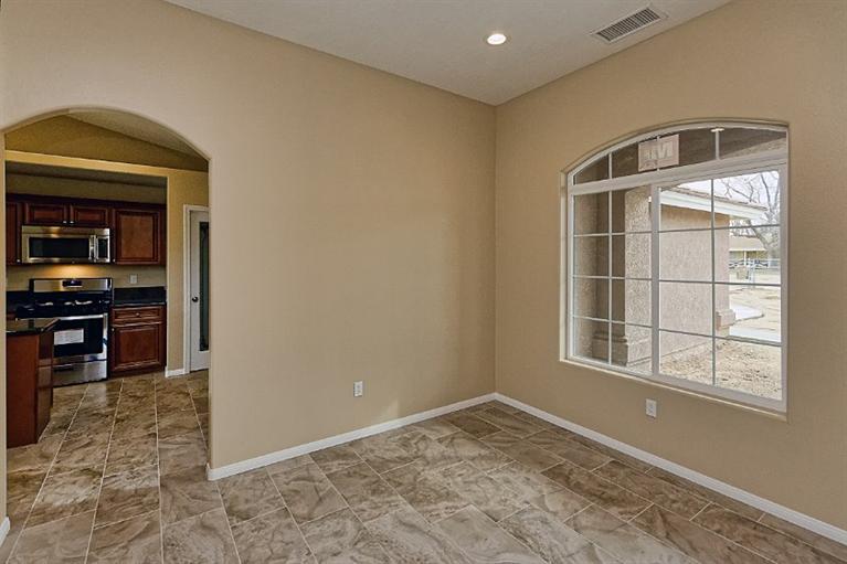 18075 Dunkirk St, Hesperia, CA 92345 photo 7