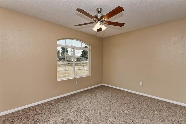 18075 Dunkirk St, Hesperia, CA 92345 photo 30