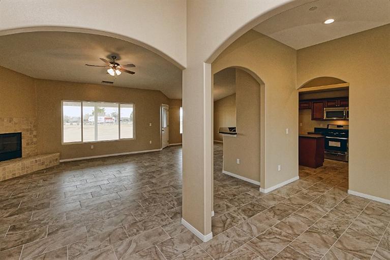 18075 Dunkirk St, Hesperia, CA 92345 photo 6