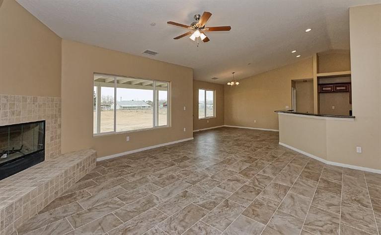 18075 Dunkirk St, Hesperia, CA 92345 photo 10