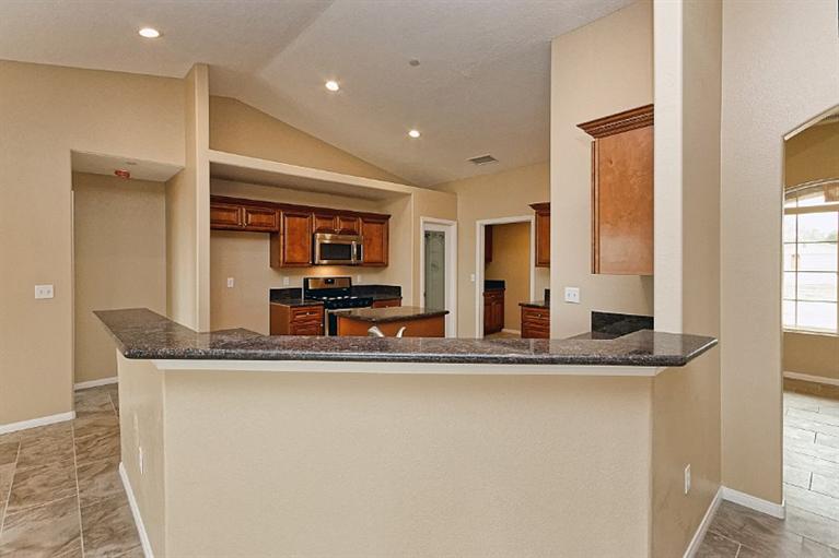 18075 Dunkirk St, Hesperia, CA 92345 photo 12