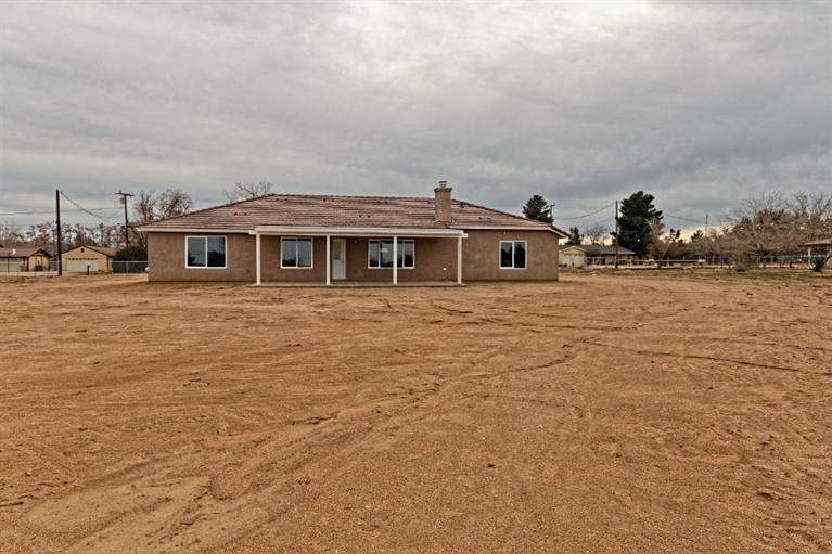 18075 Dunkirk St, Hesperia, CA 92345 photo 5