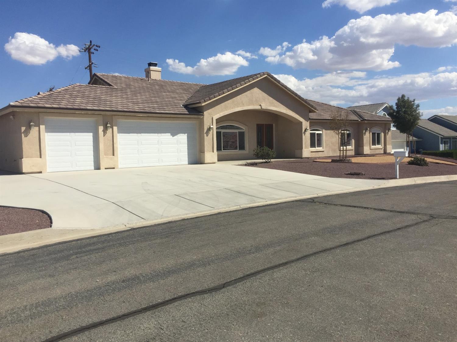 36771 Silver Spur Dr, Barstow, CA 92311 photo 1