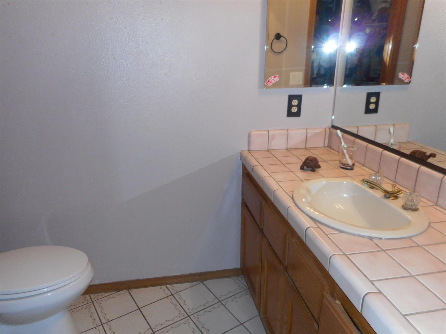 Undisclosed, Apple Valley, CA 92307 photo 20