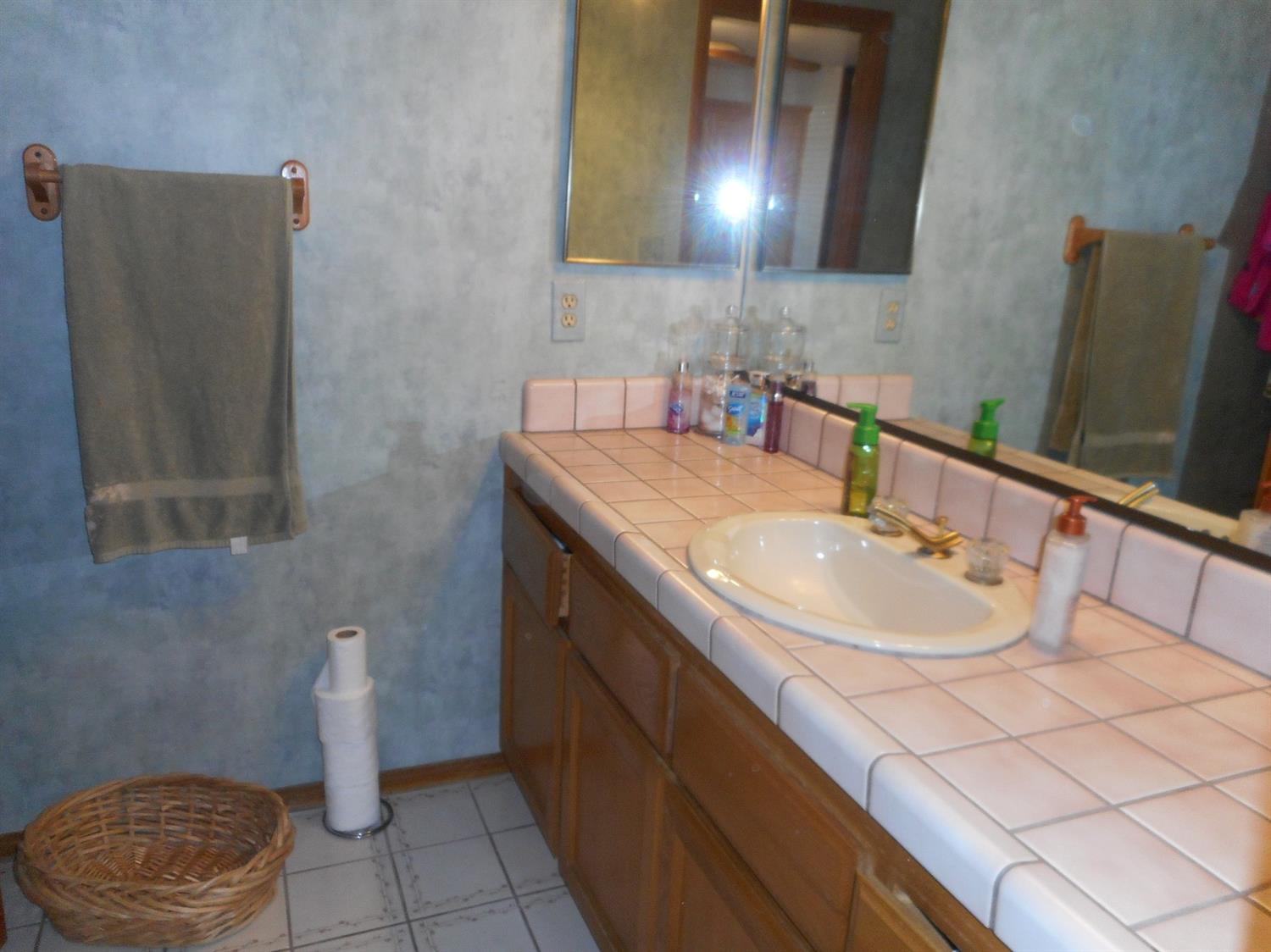 Undisclosed, Apple Valley, CA 92307 photo 22