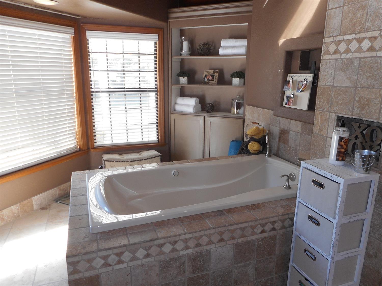Undisclosed, Apple Valley, CA 92307 photo 15