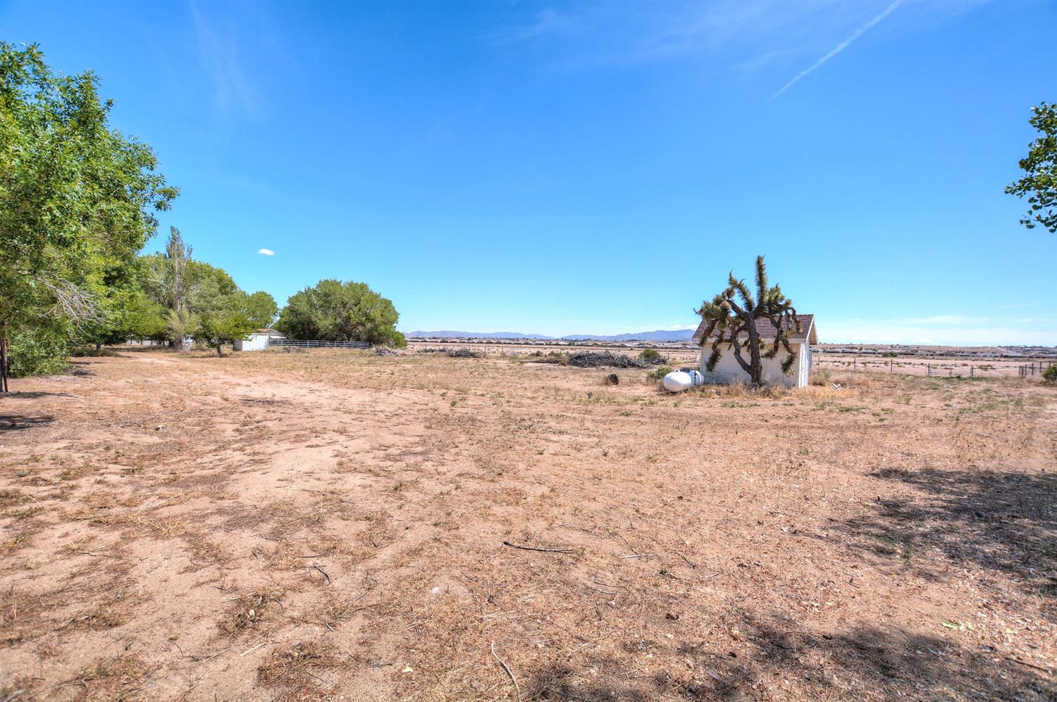 10601 Riverview Ave, Hesperia, CA 92345 photo 39