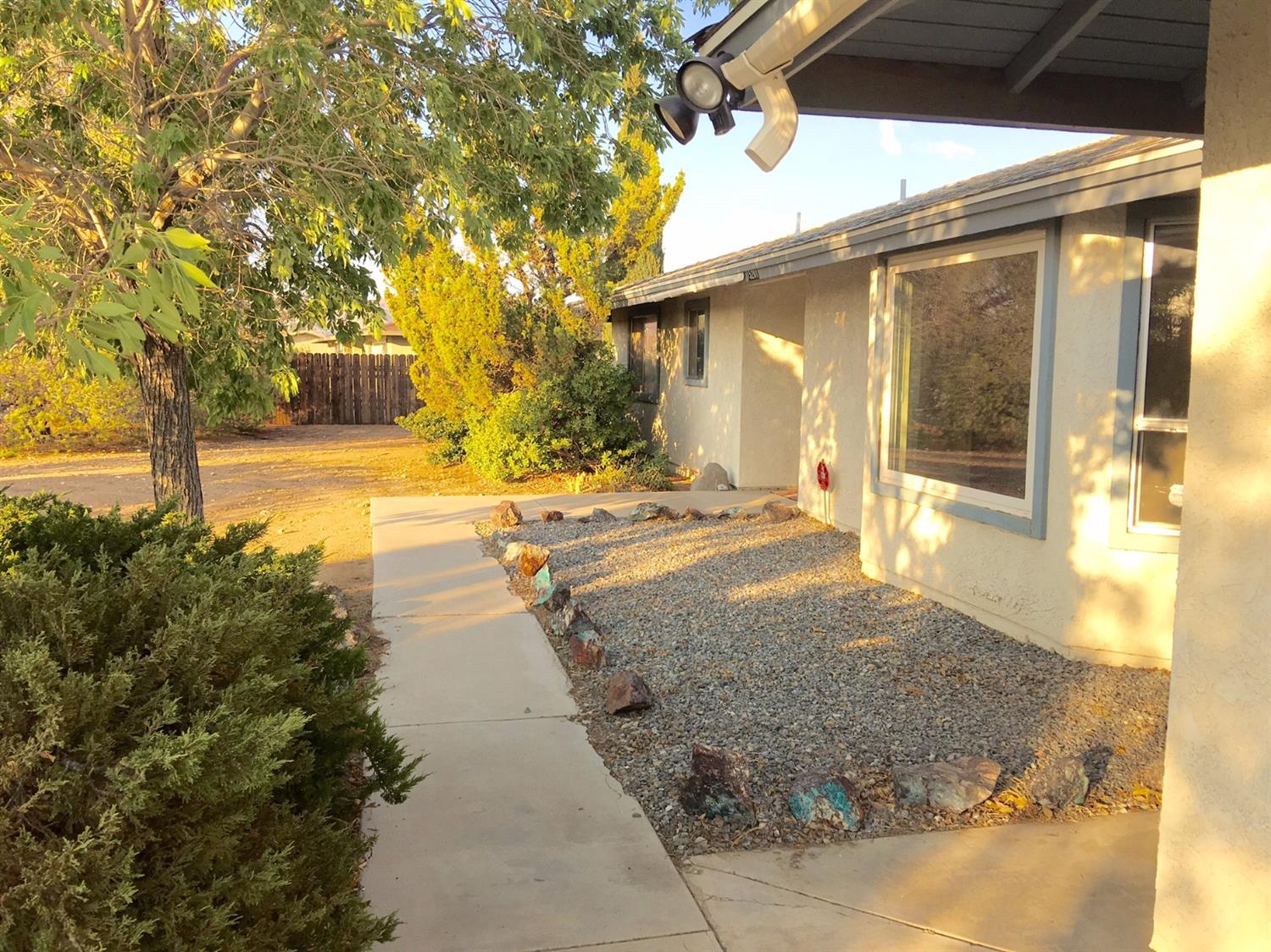 15201 Ramona Rd, Apple Valley, CA 92307 photo 5